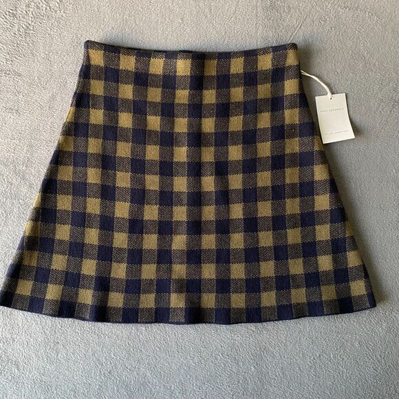 Free Assembly Dresses & Skirts - Free Assembly Women's Fit and Flare Plaid Mini Sweater Skirt Size M